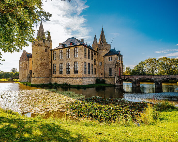 Kasteel van Laarne met slotgracht