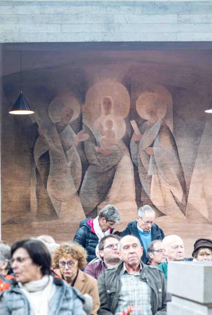 Herita-leden in de kerk van Abdij Roosenberg