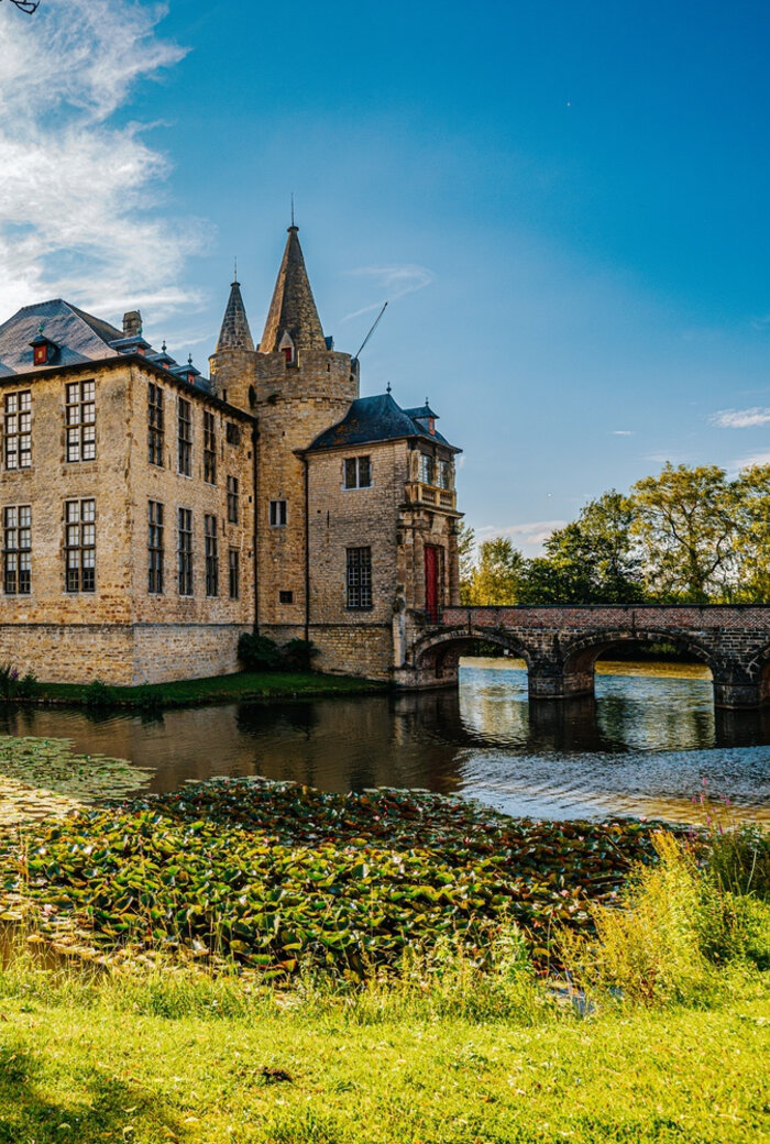 Kasteel van Laarne met slotgracht